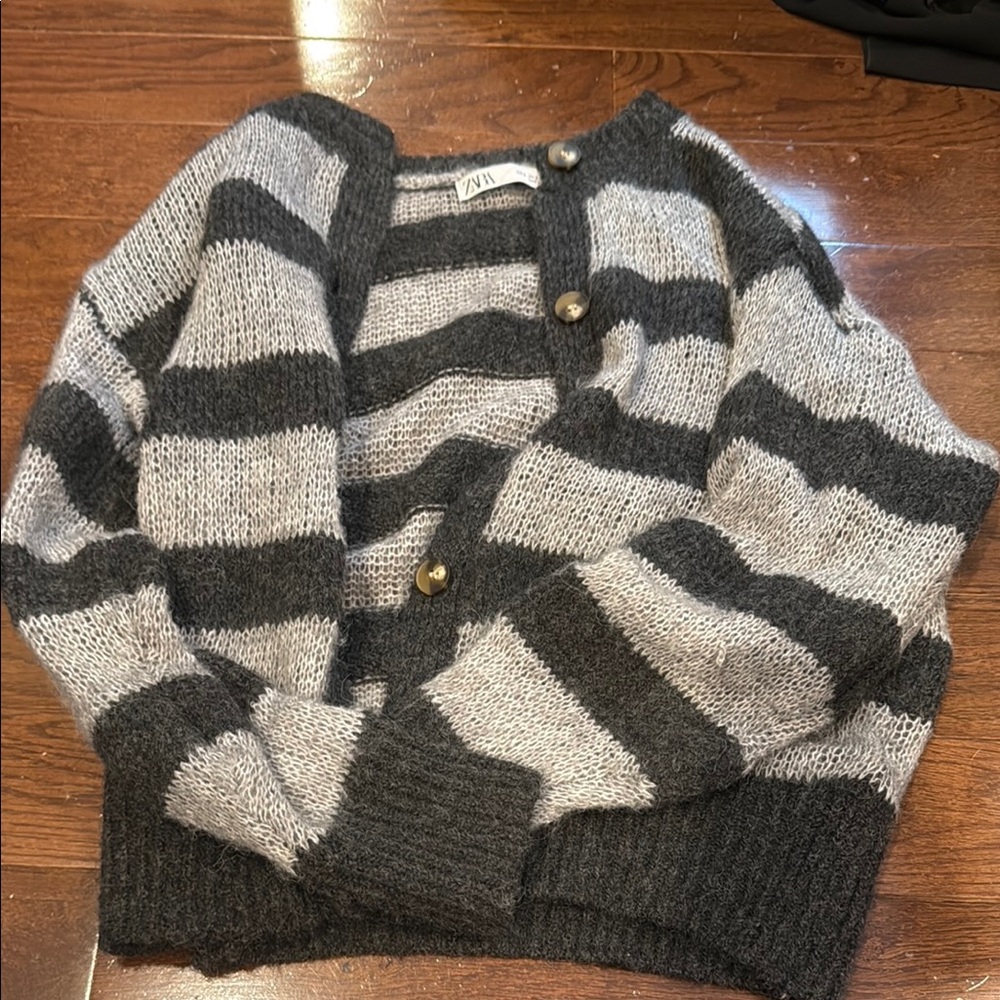 Zara Women's Striped Gray Sweater